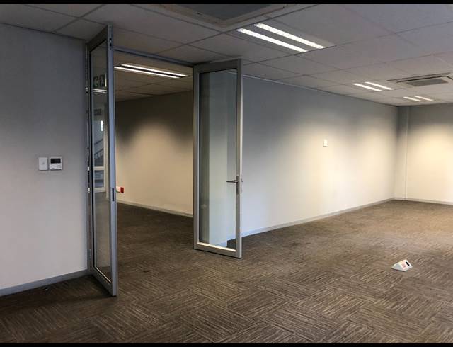 355M² OFFICE TO LET IN WIERDA VALLEY